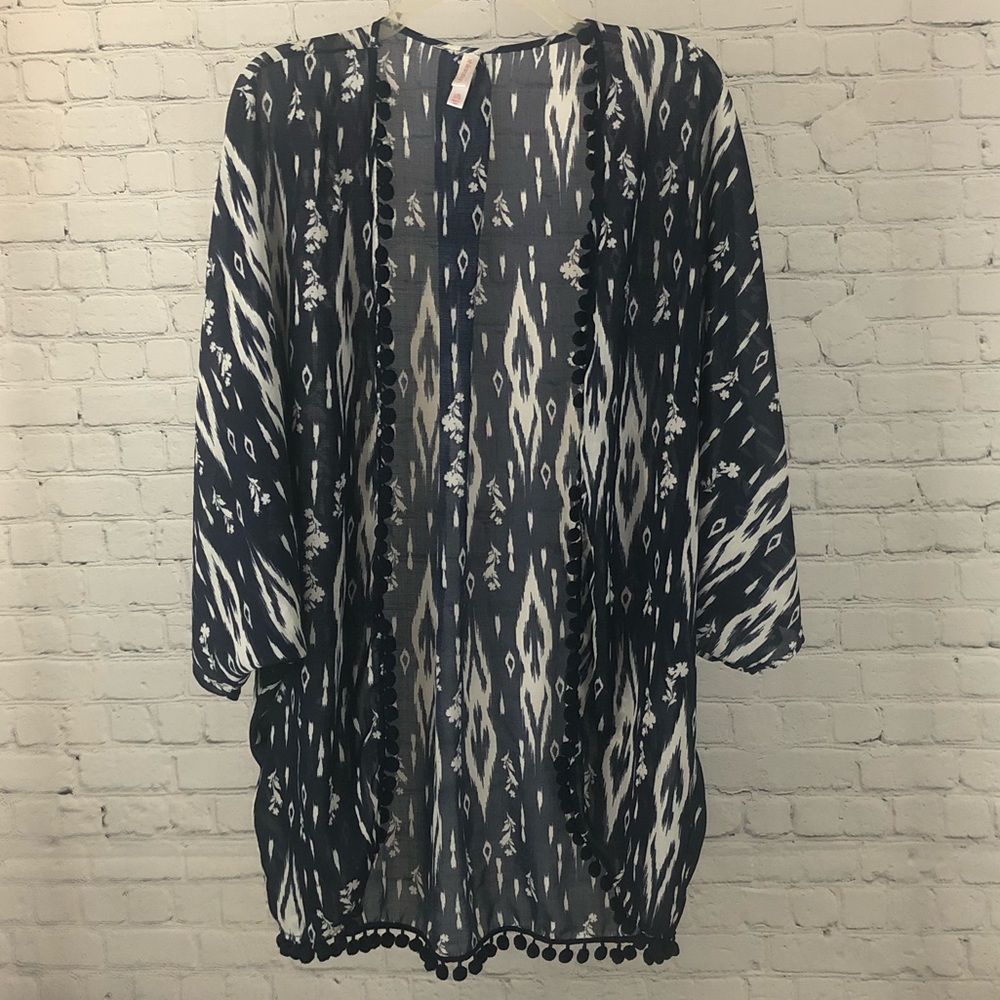 Women’s Xhilaration brand navy blue and white kimono with tassels size L/XL